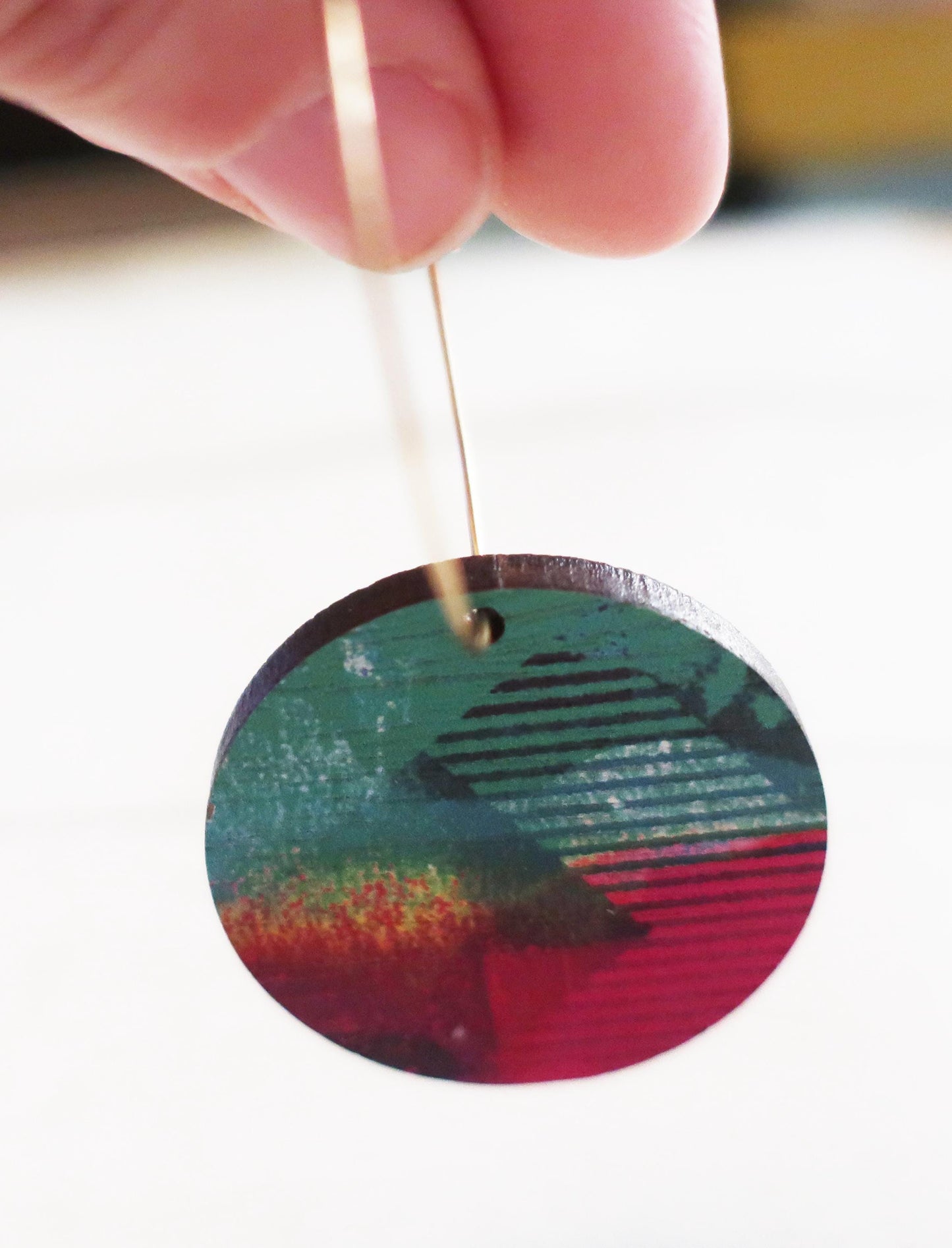 Colorful circular earring 